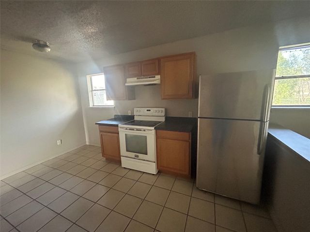 4806 Navarro Creek RD A, Del Valle, TX 78617