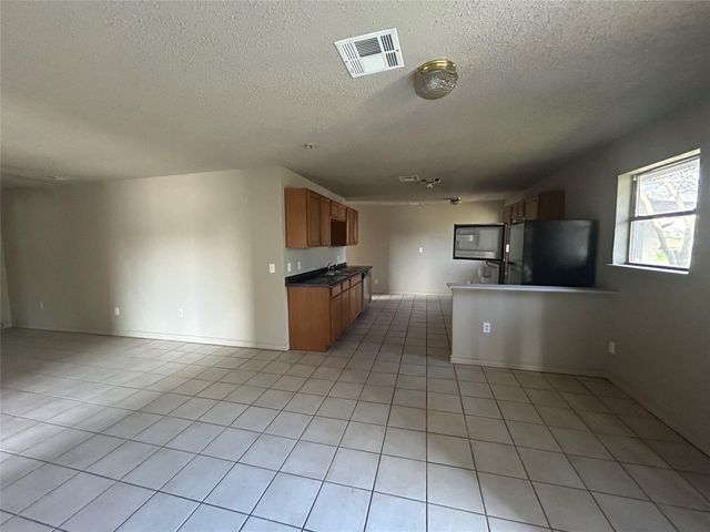 4806 Navarro Creek RD A, Del Valle, TX 78617