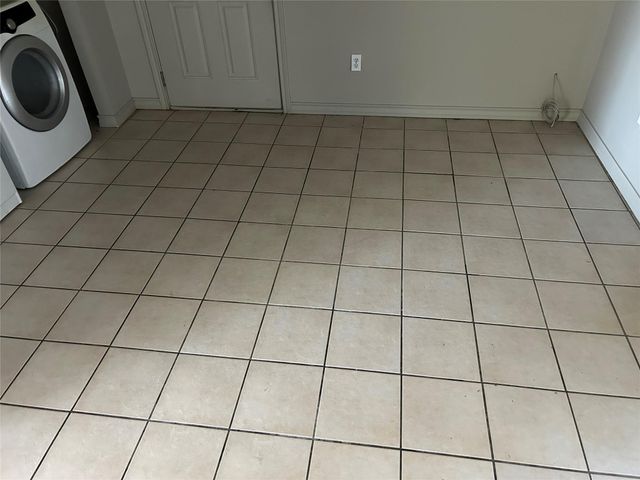 4806 Navarro Creek RD A, Del Valle, TX 78617