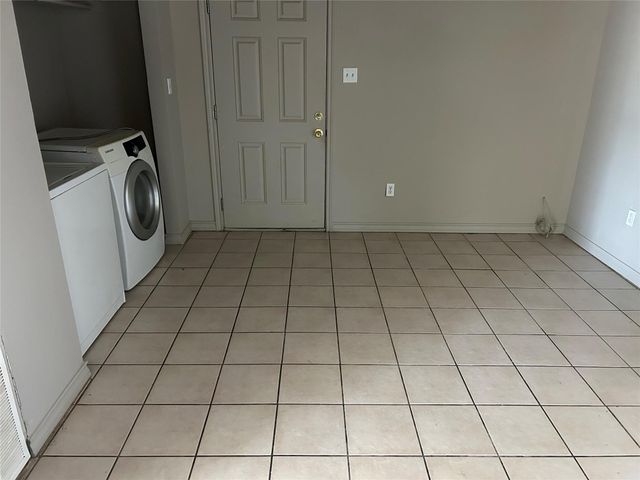 4806 Navarro Creek RD A, Del Valle, TX 78617