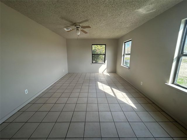 4806 Navarro Creek RD A, Del Valle, TX 78617