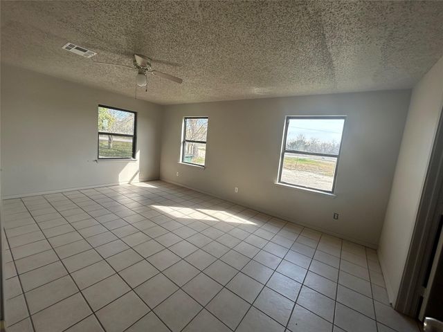4806 Navarro Creek RD A, Del Valle, TX 78617