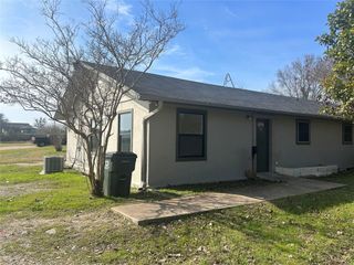 4806 Navarro Creek RD A, Del Valle, TX 78617