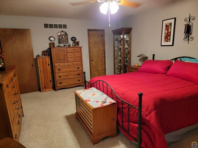 2225 Redwood Ave, Emporia, KS 66801