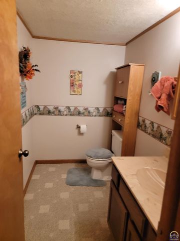 2225 Redwood Ave, Emporia, KS 66801