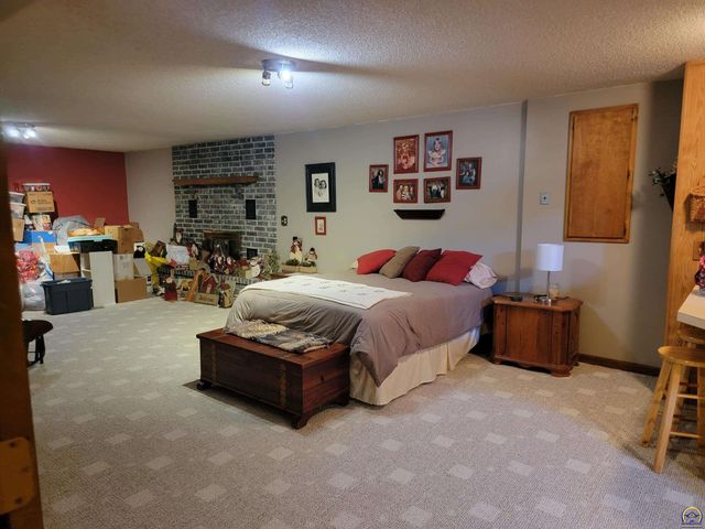 2225 Redwood Ave, Emporia, KS 66801