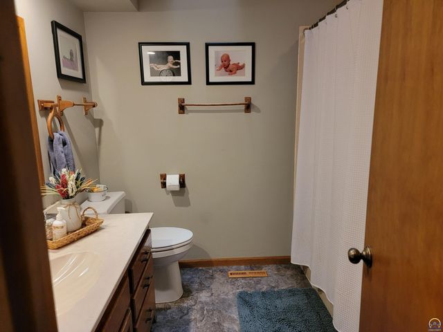 2225 Redwood Ave, Emporia, KS 66801