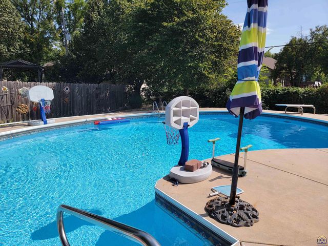 2225 Redwood Ave, Emporia, KS 66801