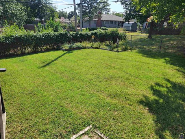 2225 Redwood Ave, Emporia, KS 66801