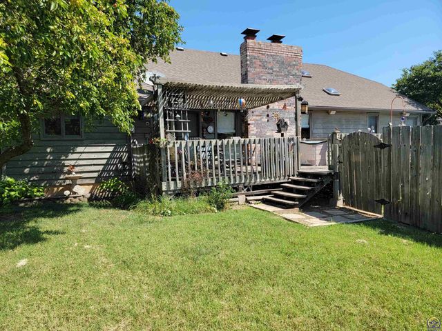 2225 Redwood Ave, Emporia, KS 66801