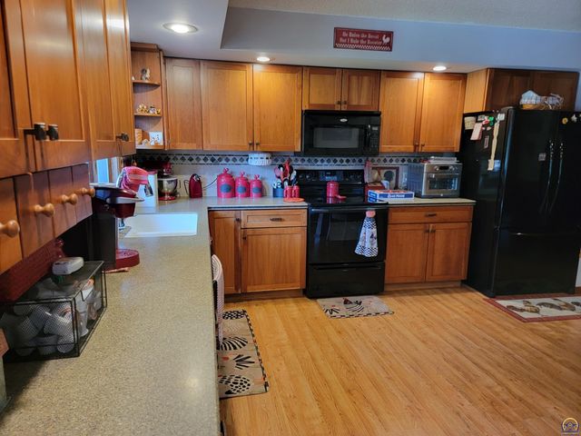 2225 Redwood Ave, Emporia, KS 66801