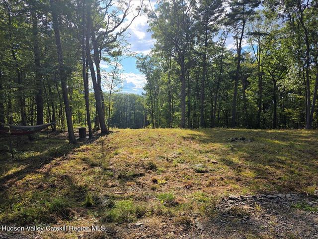 1927 Route 67, Leeds, NY 12451