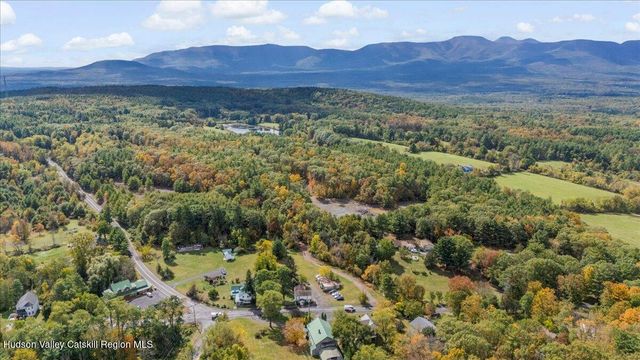 1927 Route 67, Leeds, NY 12451