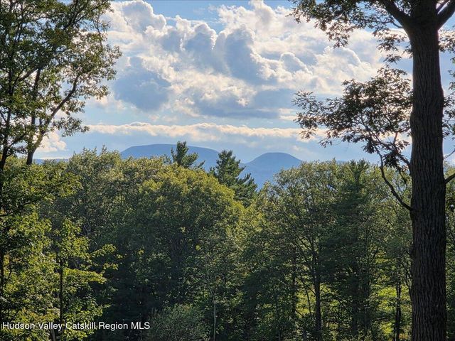 1927 Route 67, Leeds, NY 12451