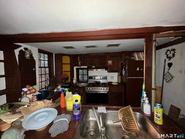 825 Worthington Ridge, Berlin, CT 06037