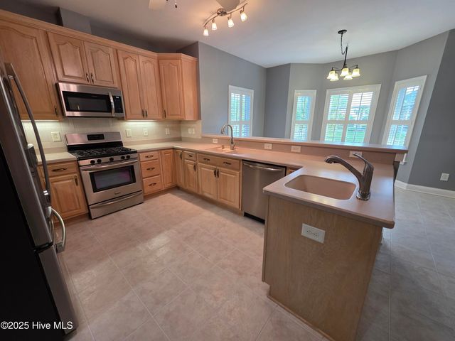 219 Drake Landing, New Bern, NC 28560