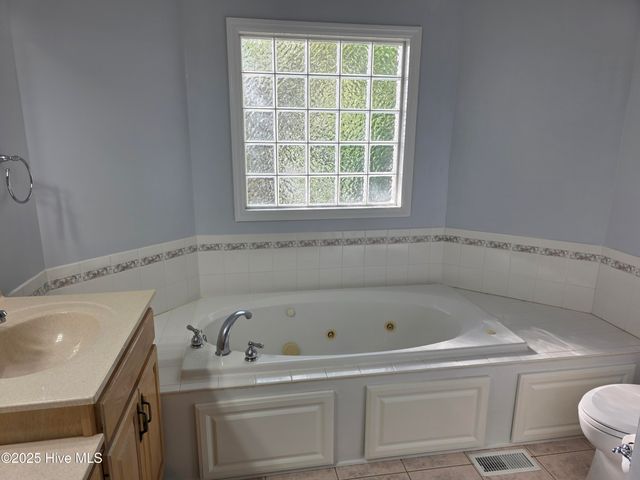 219 Drake Landing, New Bern, NC 28560