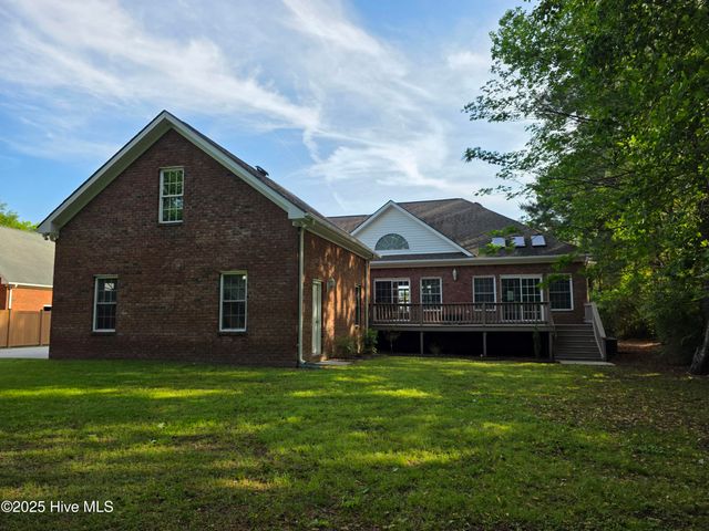 219 Drake Landing, New Bern, NC 28560