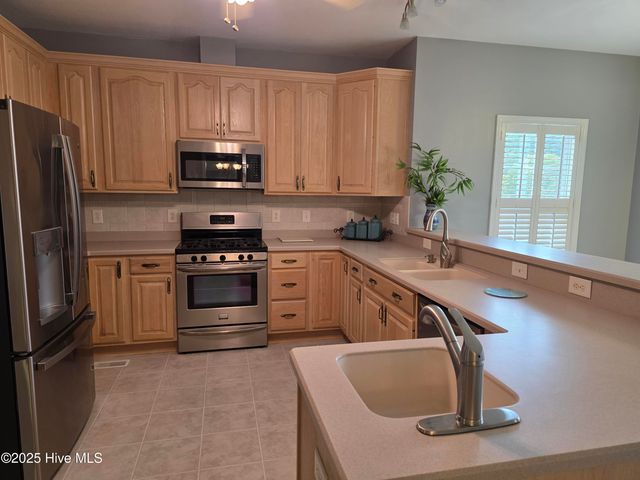 219 Drake Landing, New Bern, NC 28560