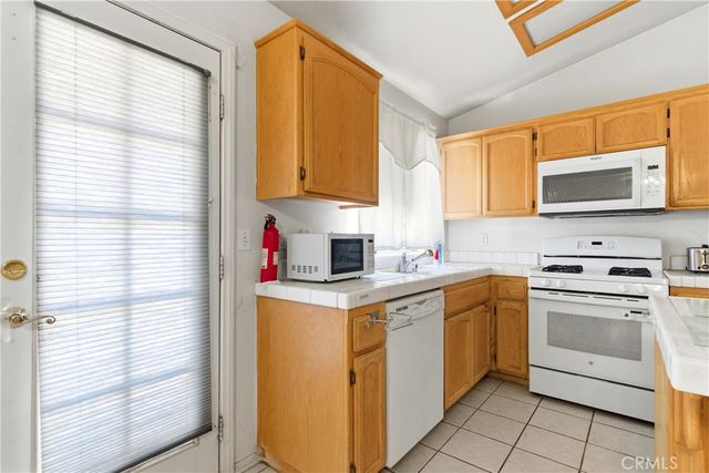 16433 Pauhaska, Apple Valley, CA 92307