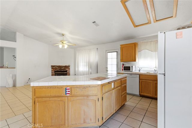 16433 Pauhaska, Apple Valley, CA 92307