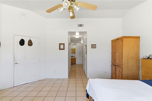 16433 Pauhaska, Apple Valley, CA 92307