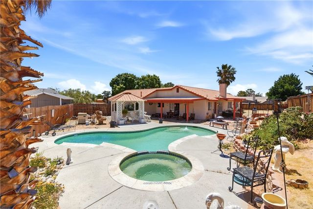 16433 Pauhaska, Apple Valley, CA 92307