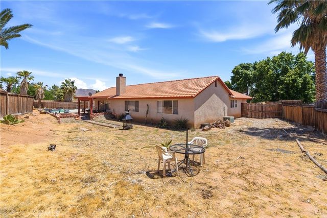 16433 Pauhaska, Apple Valley, CA 92307