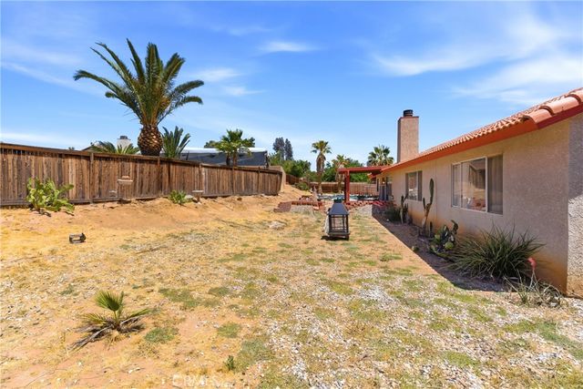 16433 Pauhaska, Apple Valley, CA 92307