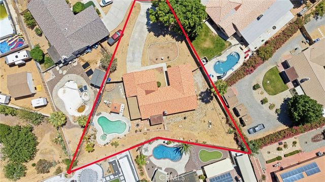 16433 Pauhaska, Apple Valley, CA 92307