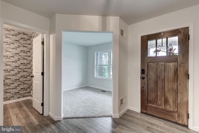 15 CLOVERFIELD ST, Stewartstown, PA 17363