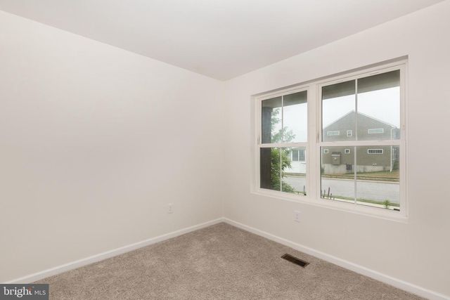 15 CLOVERFIELD ST, Stewartstown, PA 17363