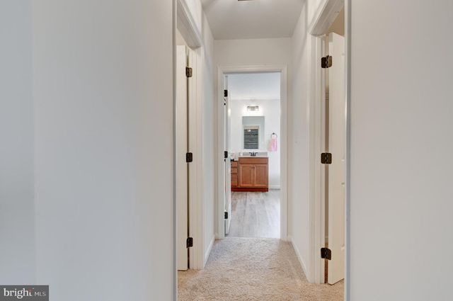 15 CLOVERFIELD ST, Stewartstown, PA 17363