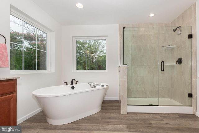 15 CLOVERFIELD ST, Stewartstown, PA 17363