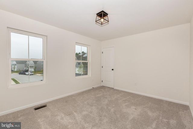 15 CLOVERFIELD ST, Stewartstown, PA 17363