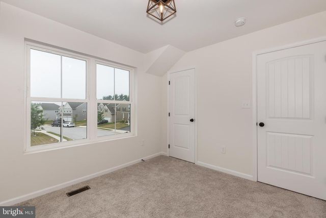 15 CLOVERFIELD ST, Stewartstown, PA 17363
