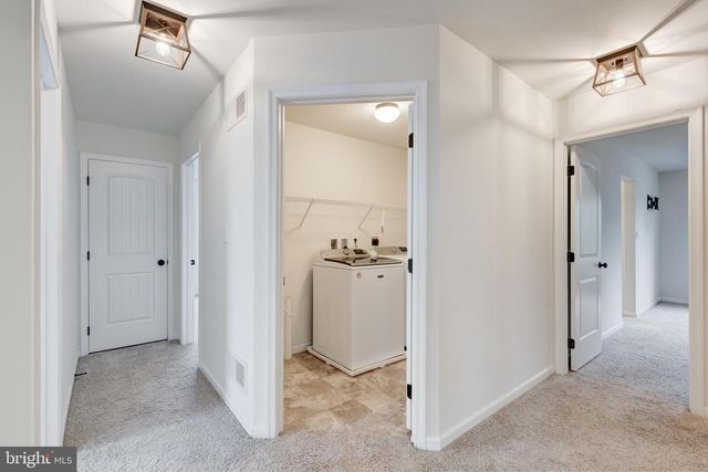 15 CLOVERFIELD ST, Stewartstown, PA 17363