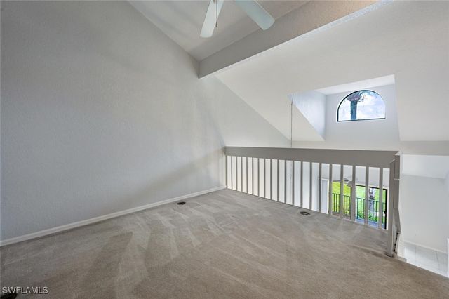 60 Emerald Woods DR B 5, Naples, FL 34108