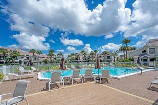 60 Emerald Woods DR B 5, Naples, FL 34108