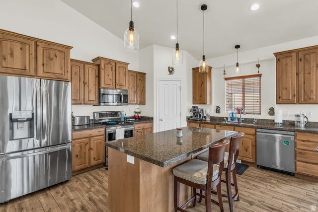12367 S BLACK FOOT ST, Riverton, UT 84096