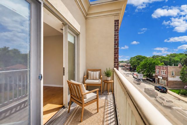 2951 CENTRAL Street 307, Evanston, IL 60201