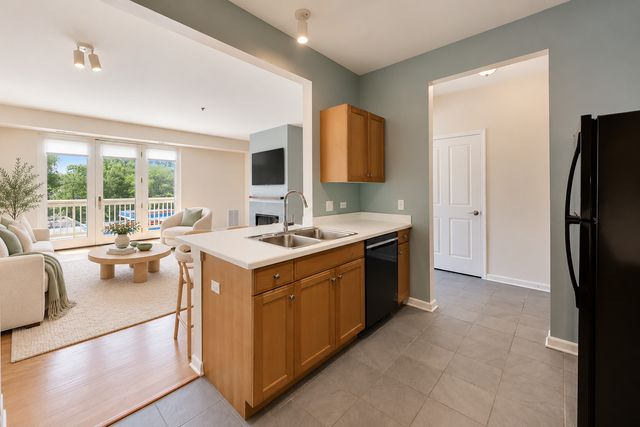 2951 CENTRAL Street 307, Evanston, IL 60201