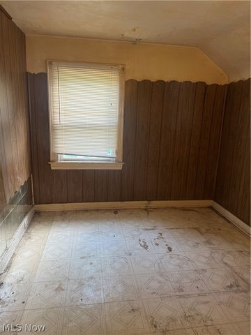 1734 Hillview Road, Cleveland, OH 44112