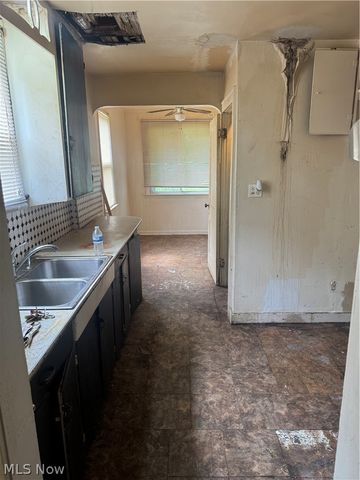 1734 Hillview Road, Cleveland, OH 44112
