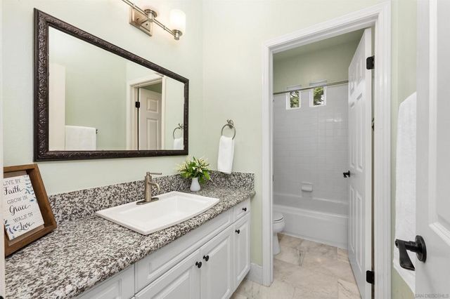 6077 Firwood Row, La Jolla, CA 92037