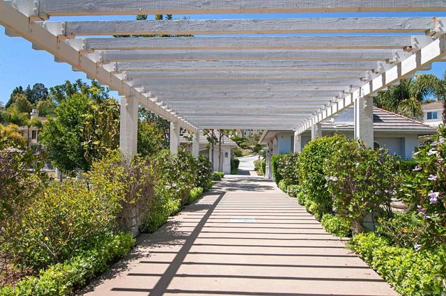 6077 Firwood Row, La Jolla, CA 92037