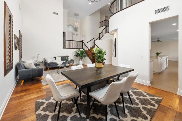 6077 Firwood Row, La Jolla, CA 92037