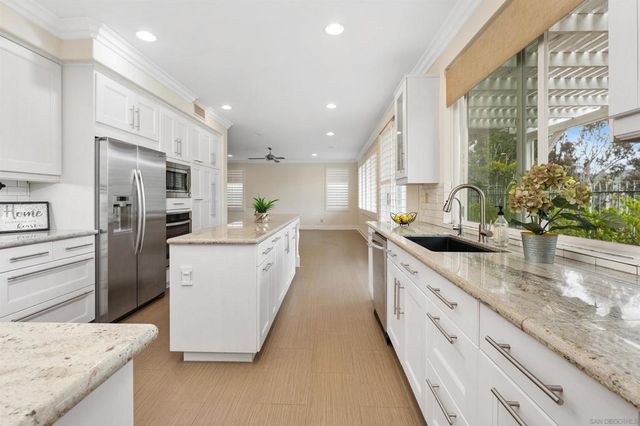 6077 Firwood Row, La Jolla, CA 92037