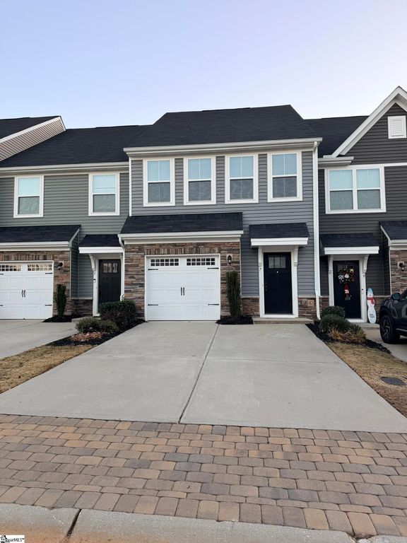 7 Country Dale Drive, Greer, SC 29650
