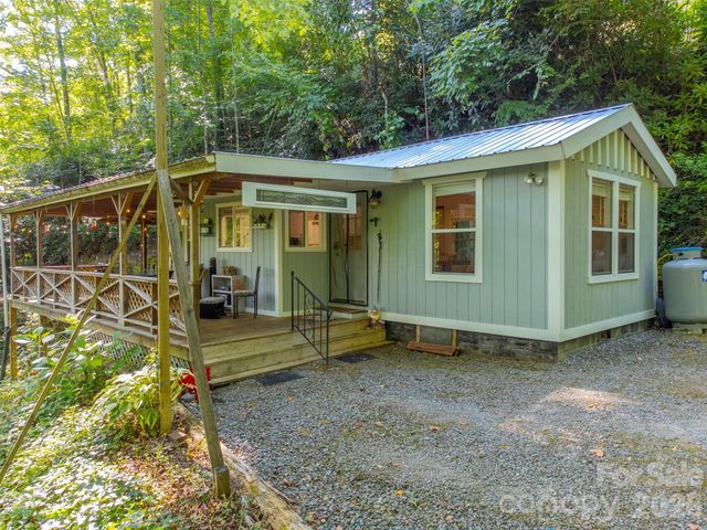 283 Briggs Cove Road, Robbinsville, NC 28771